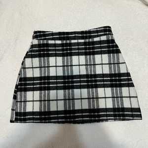 Knit plaid mini skirt
